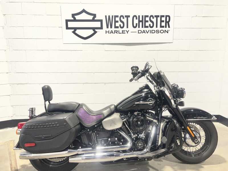 2018 Harley-Davidson® Heritage Classic 114 Vivid Black FLHCS