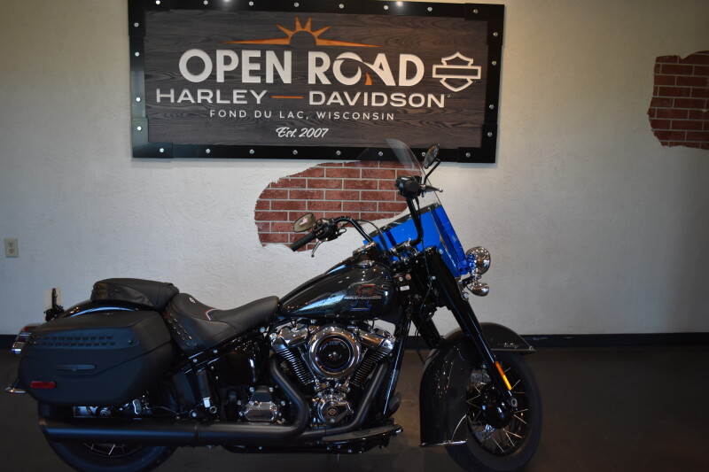 2026 Harley-Davidson® Heritage Classic Midnight Ember w/Laced Wheels