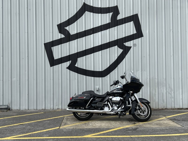 2020 Harley-Davidson® Road Glide® Limited Vivid Black - Black Finish