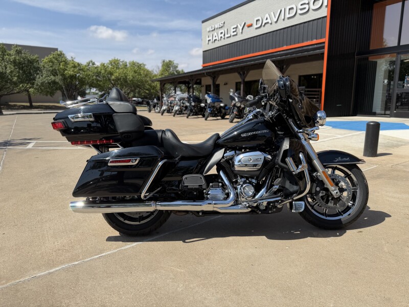 2018 Harley-Davidson® Ultra Limited Vivid Black