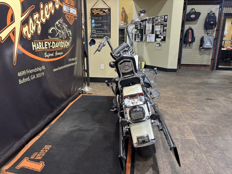 2007 Harley-Davidson® Heritage Softail® Classic GRAY/WHITE
