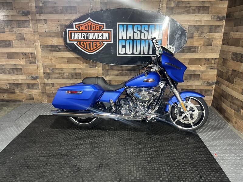 2026 Harley-Davidson® Street Glide® Aurora Blue Denim - Chrome
