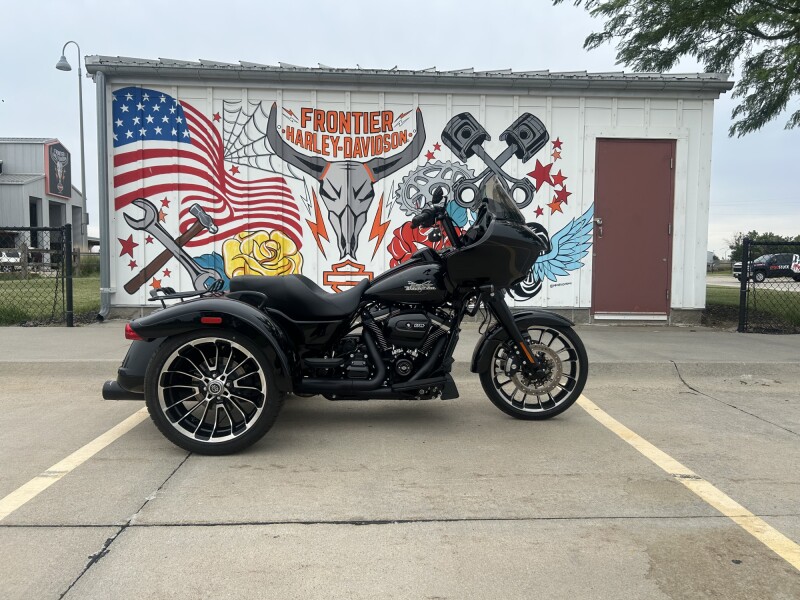 FLTRT 2023 Road Glide® 3