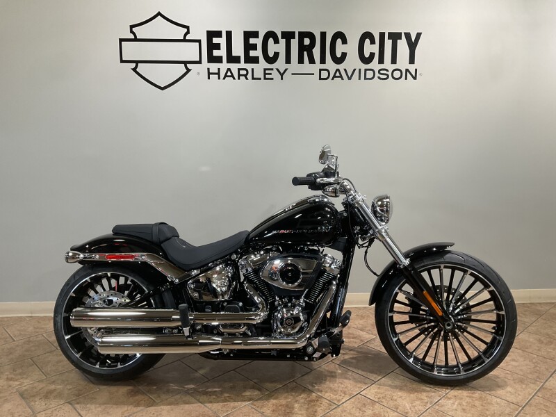 2026 Harley-Davidson® FXBR Breakout® Vivid Black Chrome Trim