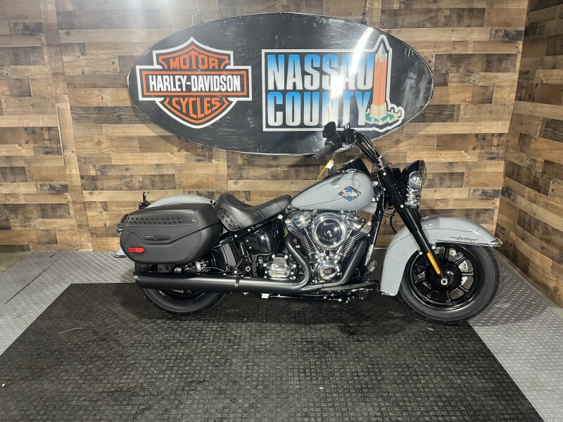 2026 Harley-Davidson® Heritage Classic Dark Billiard Gray Black Cast Wheels