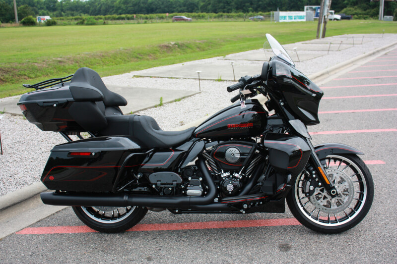 2026 Harley-Davidson® Street Glide Limited FLHXL