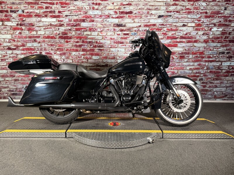 FLHXS 2018 Street Glide® Special