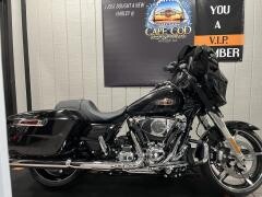 2026 Harley-Davidson® Street Glide® Vivid Black Chrome Trim