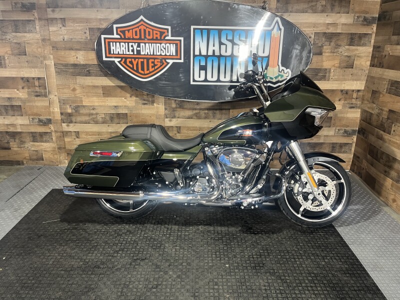 2026 Harley-Davidson® Road Glide® Olive Steel Metallic / Vivid Black Chrome Trim