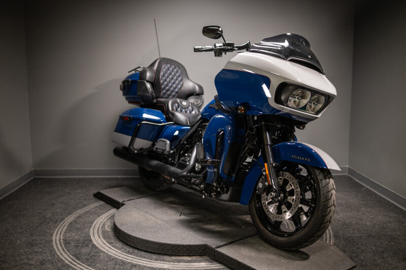 2023 Road Glide® Limited (FLTRK)