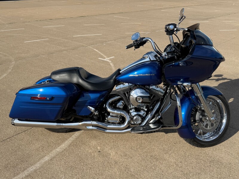 2016 Harley-Davidson® Road Glide® Special Superior Blue