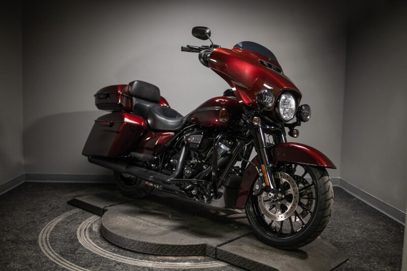 2018 Street Glide® Special (FLHXS)