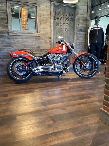 Harley-Davidson® Breakout® 2017 FXSB U590-17 Custom Colour Laguna Orange