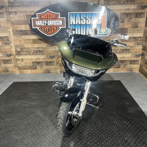 2026 Harley-Davidson® Road Glide® Olive Steel Metallic / Vivid Black Chrome Trim thumb 3