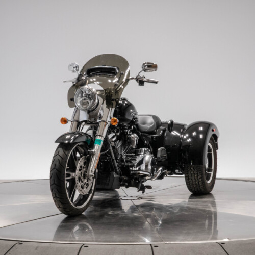 2021 Harley-Davidson FLRT Freewheeler in Vivid Black with 7,543 miles thumb 1