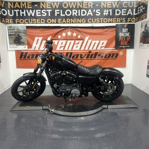 2016 Harley-Davidson® Iron 883™ | Pre-Owned Sportster Motorcycle thumb 3