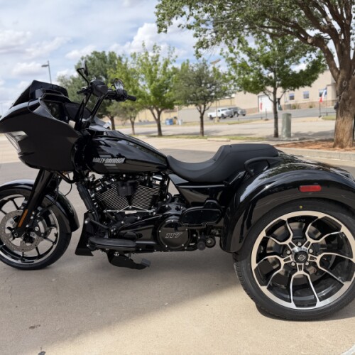 2026 Harley-Davidson® Road Glide 3 Vivid Black thumb 0