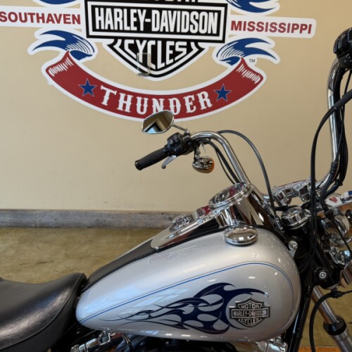 2005 Harley-Davidson® Wide Glide  thumb 3