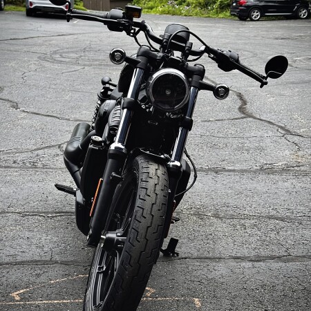 2026 Harley-Davidson® Nightster® Vivid Black Black Trim thumb 2