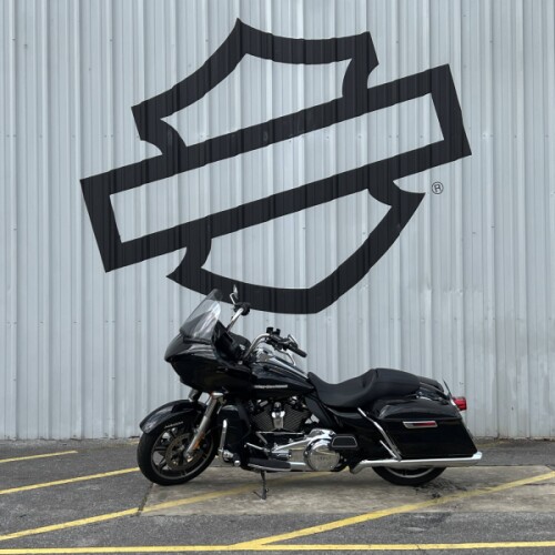2020 Harley-Davidson® Road Glide® Limited Vivid Black - Black Finish thumb 2