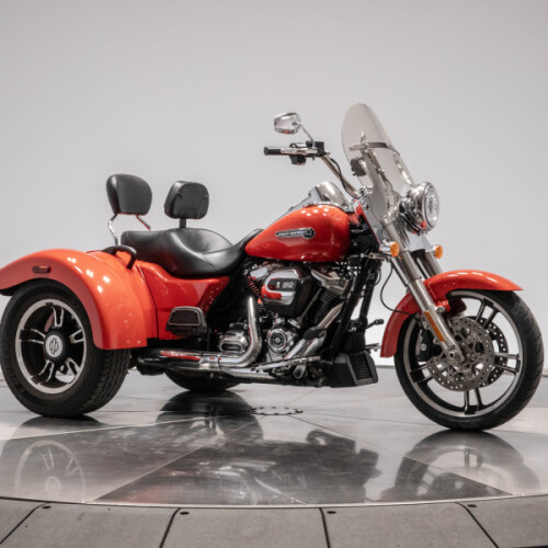 2020 Harley-Davidson FLRT Freewheeler in Performance Orange with 15,474 miles thumb 3