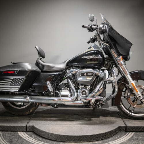 2018 Street Glide® (FLHX) thumb 2
