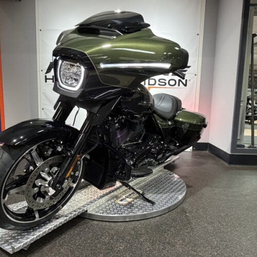 2026 Harley-Davidson Street Glide® – Modern Touring Icon thumb 1