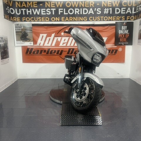 2023 Harley-Davidson® CVO™ Street Glide® | Pre-Owned Premium Touring Motorcycle thumb 2