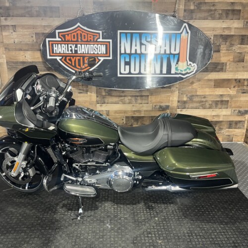 2026 Harley-Davidson® Road Glide® Olive Steel Metallic / Vivid Black Chrome Trim thumb 2