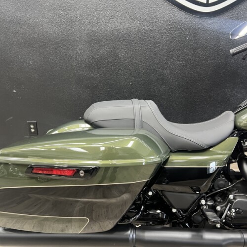 2026 Harley-Davidson® Road Glide®  thumb 2