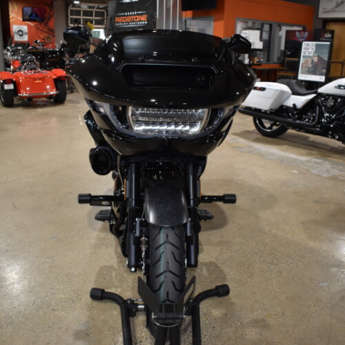 2025 Harley-Davidson® CVO™ Road Glide® ST Hot Lap thumb 2