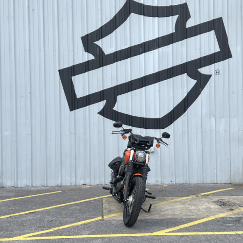 2021 Harley-Davidson® Street Bob® 114 Baja Orange thumb 3