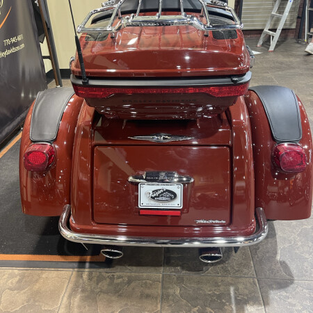2024 Harley-Davidson® Tri Glide® Ultra Red Rock / Vivid Black thumb 1