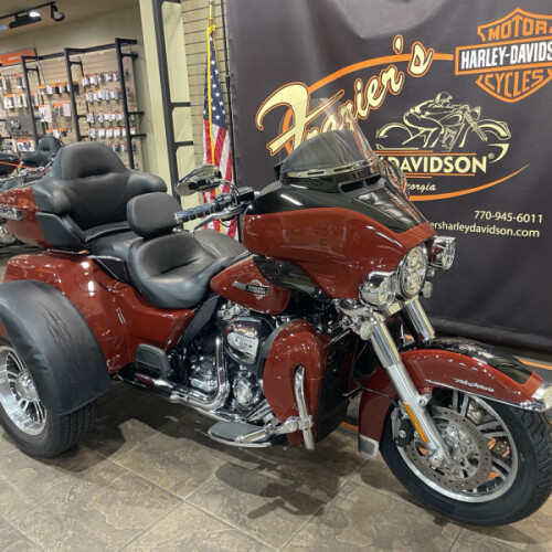 2024 Harley-Davidson® Tri Glide® Ultra Red Rock / Vivid Black thumb 3