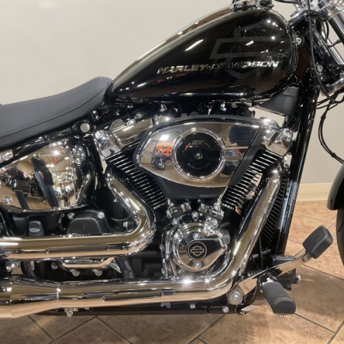2026 Harley-Davidson® FXBR Breakout® Vivid Black Chrome Trim thumb 3