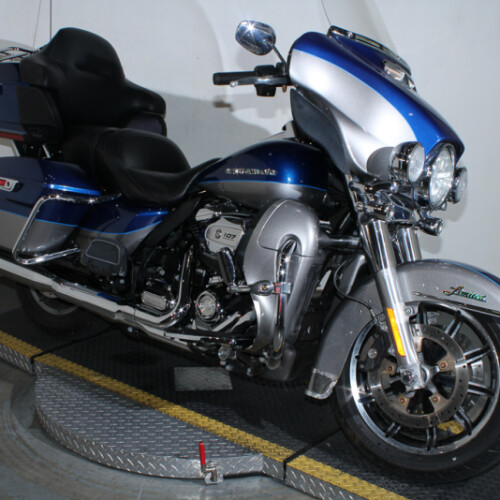 2017 Harley-Davidson Ultra Limited Grand American Touring FLHTK thumb 2