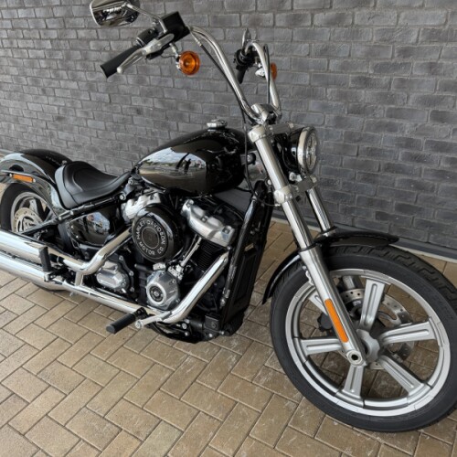 2022 Harley-Davidson® Softail Standard® Vivid Black thumb 3