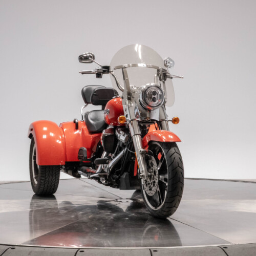 2020 Harley-Davidson FLRT Freewheeler in Performance Orange with 15,474 miles thumb 2