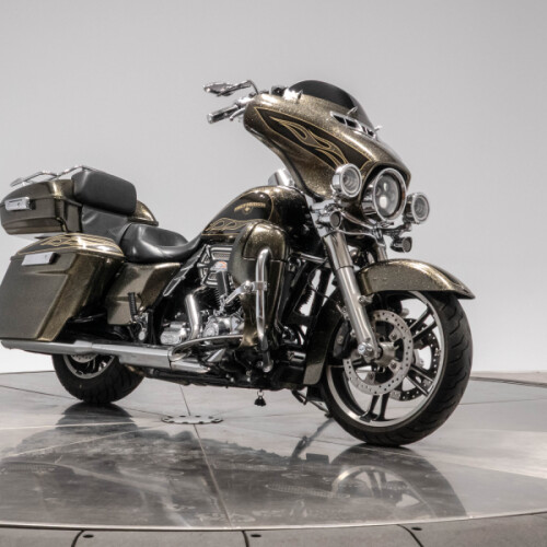 2016 HARLEY-DAVIDSON FLHXS STREET GLIDE SPECIAL in HC Black Gold Flake thumb 3