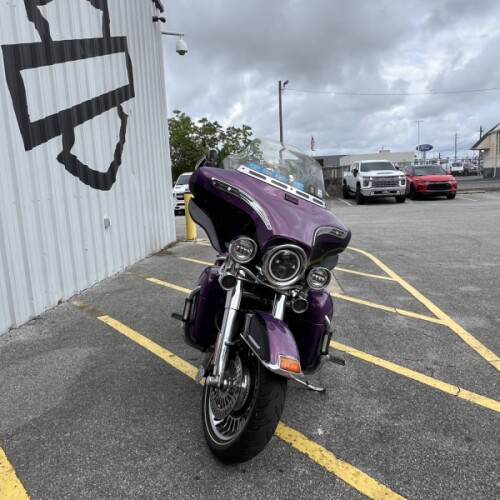 2011 Harley-Davidson® Electra Glide® Ultra Limited Psychedelic Purple/Vivid Black thumb 3