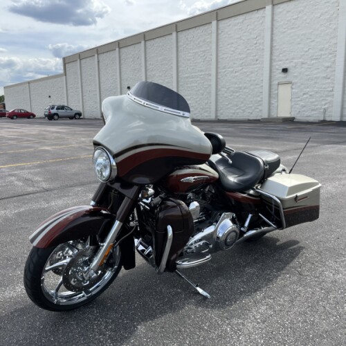 2011 Harley-Davidson Street Glide CVO thumb 1