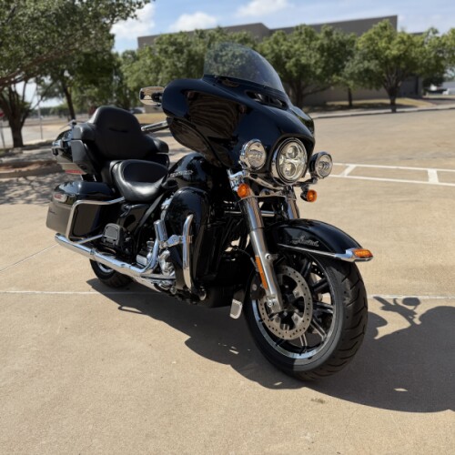 2018 Harley-Davidson® Ultra Limited Vivid Black thumb 2