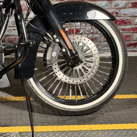 FLHXS 2018 Street Glide® Special thumb 1