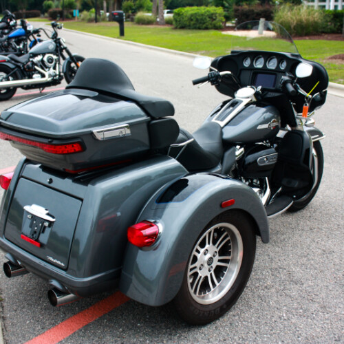 2022 Harley-Davidson® FLHTCUTG Tri Glide® Ultra thumb 1