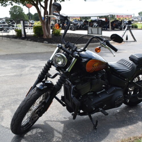 2021 Harley-Davidson® Street Bob® 114 | Used Harley-Davidson Motorcycle thumb 1