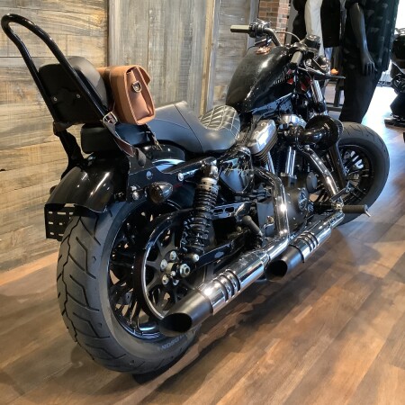Harley-Davidson® Forty-Eight® 2022 XL 1200X U121-22 Vivid Black thumb 1