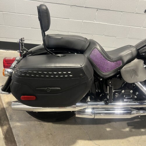 2018 Harley-Davidson® Heritage Classic 114 Vivid Black FLHCS thumb 0