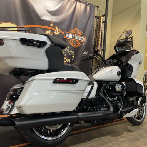 2026 Harley-Davidson® Road Glide Limited White Onyx Pearl - Black Finish thumb 2