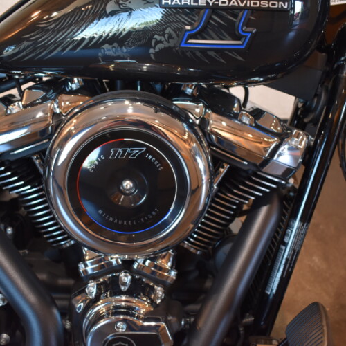 2026 Harley-Davidson® Heritage Classic Midnight Ember w/Laced Wheels thumb 0