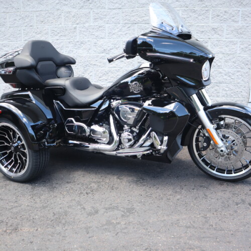 2026 Harley-Davidson® Street Glide 3 Limited FLHLT thumb 2